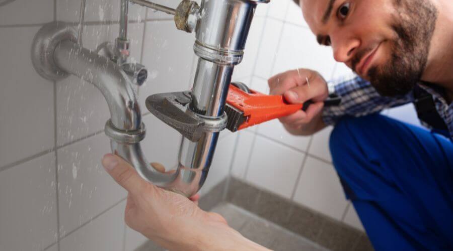 Professional same day plumber services in Robins, IA